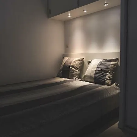 Apartment James Cook - Fairytale Factory Bussy-Saint-Georges